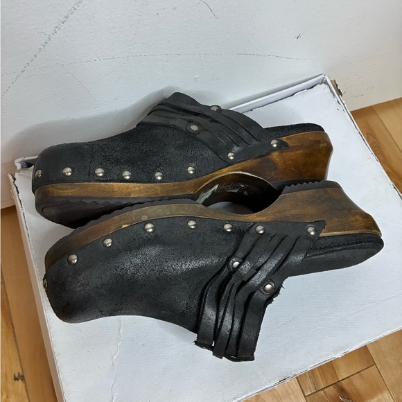 Frye Clara Studded Leather Clogs - Picture 6 of 12